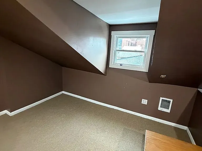 1709 Sarah St — Photo 26