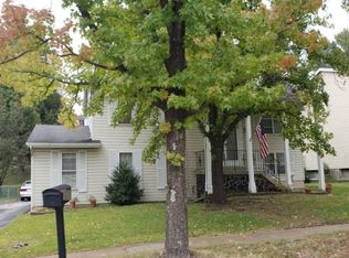 1137 Briarhurst Dr, Ballwin, MO 63021