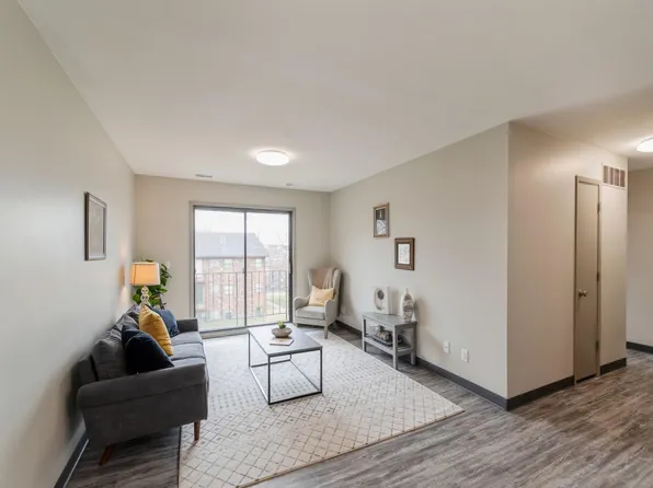 612 S 16th St, Ames, IA