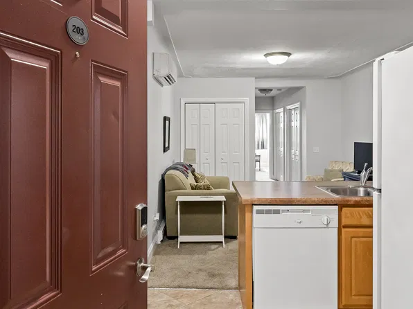 210 S James St, Ludington, MI