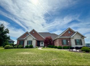 1409 Yorkshire Dr, Savoy, IL 61874