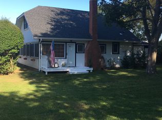 28 E Fairview Ave, Riverhead, NY 11901