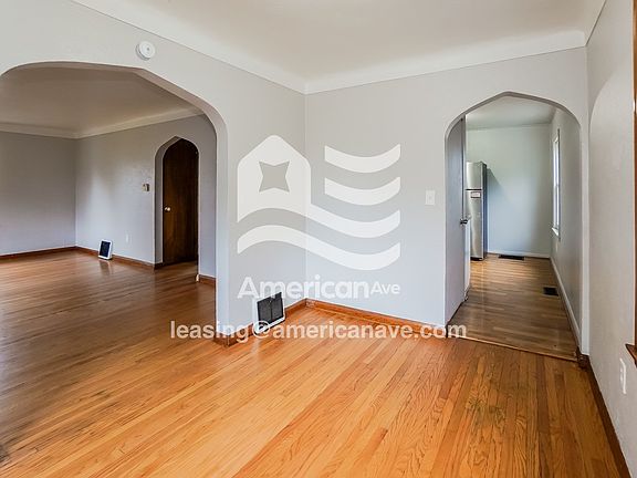 1482323_005_dining_room_14068181.jpg