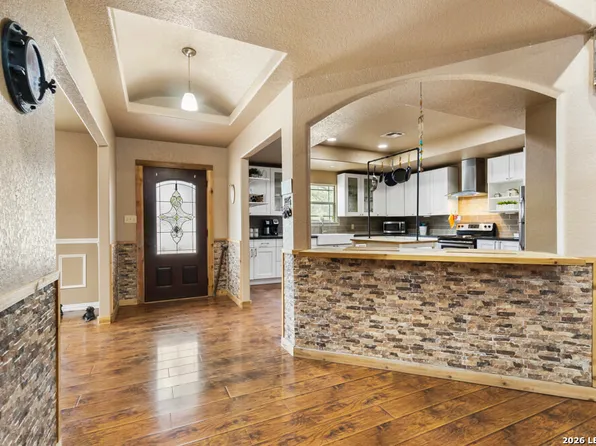 426 Pr 1512, Bandera, TX 78003