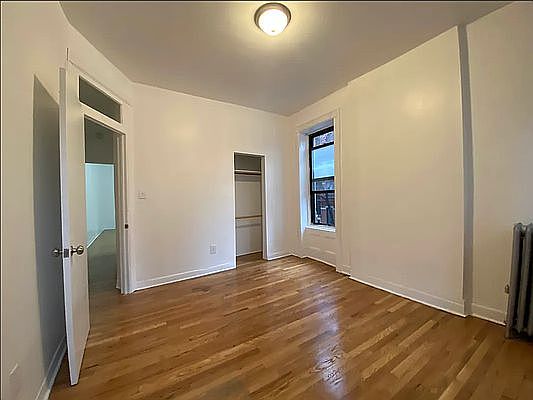 5th image of 401 E 91st St APT 3