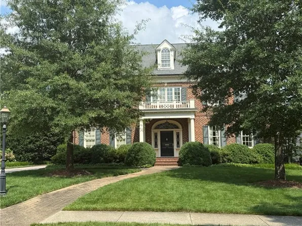 1916 Granville Rd, Greensboro, NC 27408