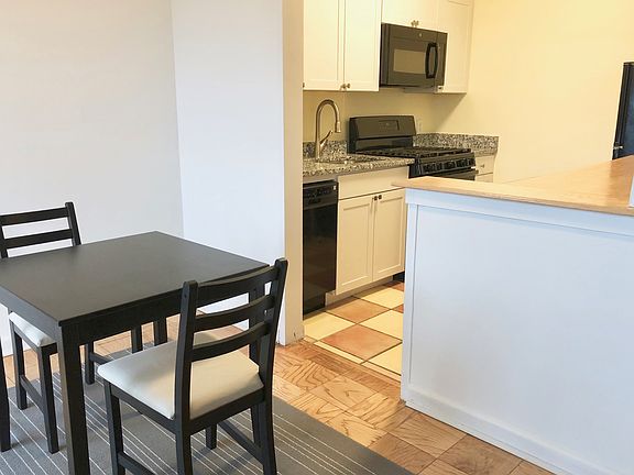 4th image of 4201 Cathedral Ave NW APT 1011W