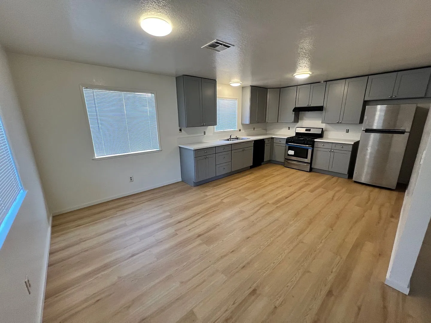 B- 5-Unit 8748-8754 1/2 Cedar Street — Photo 1