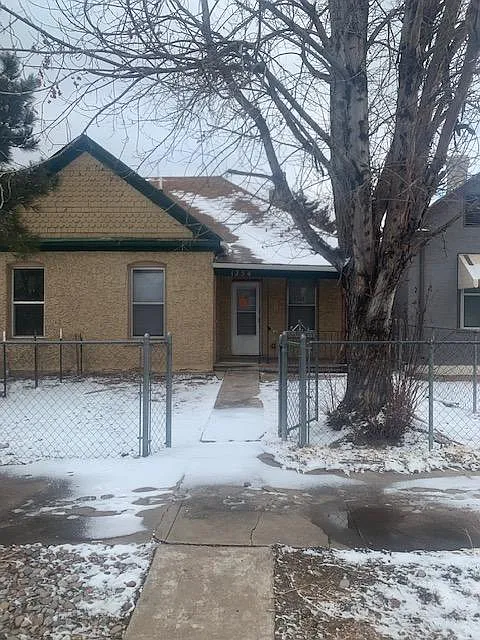 2 bed, 830 sqft, $1,100 — Photo 3