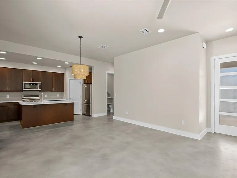 5404 Bennett Ave #A — Photo 11