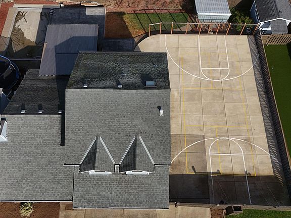 5th image of 545 NE Overlook Way