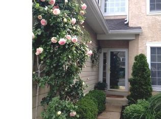 51 Longview Cir, Berwyn, PA 19312