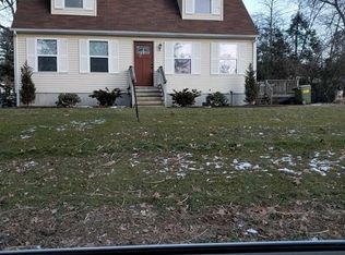 35 Lakeside Ave, Webster, MA 01570