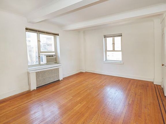 3rd image of 7 W 96th St APT 11E