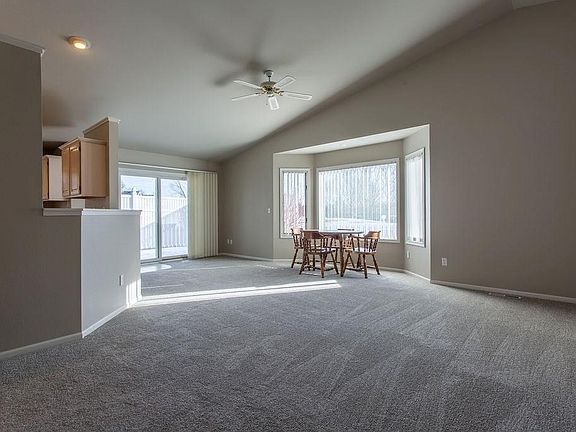 4th image of 1703 Wellington Pl