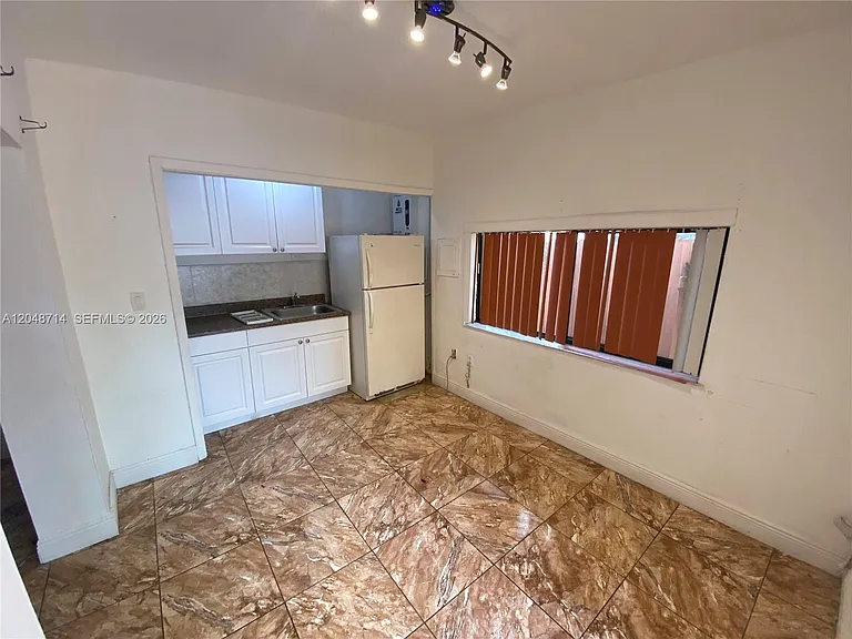 2460 NW 15th St #4 — Photo 21