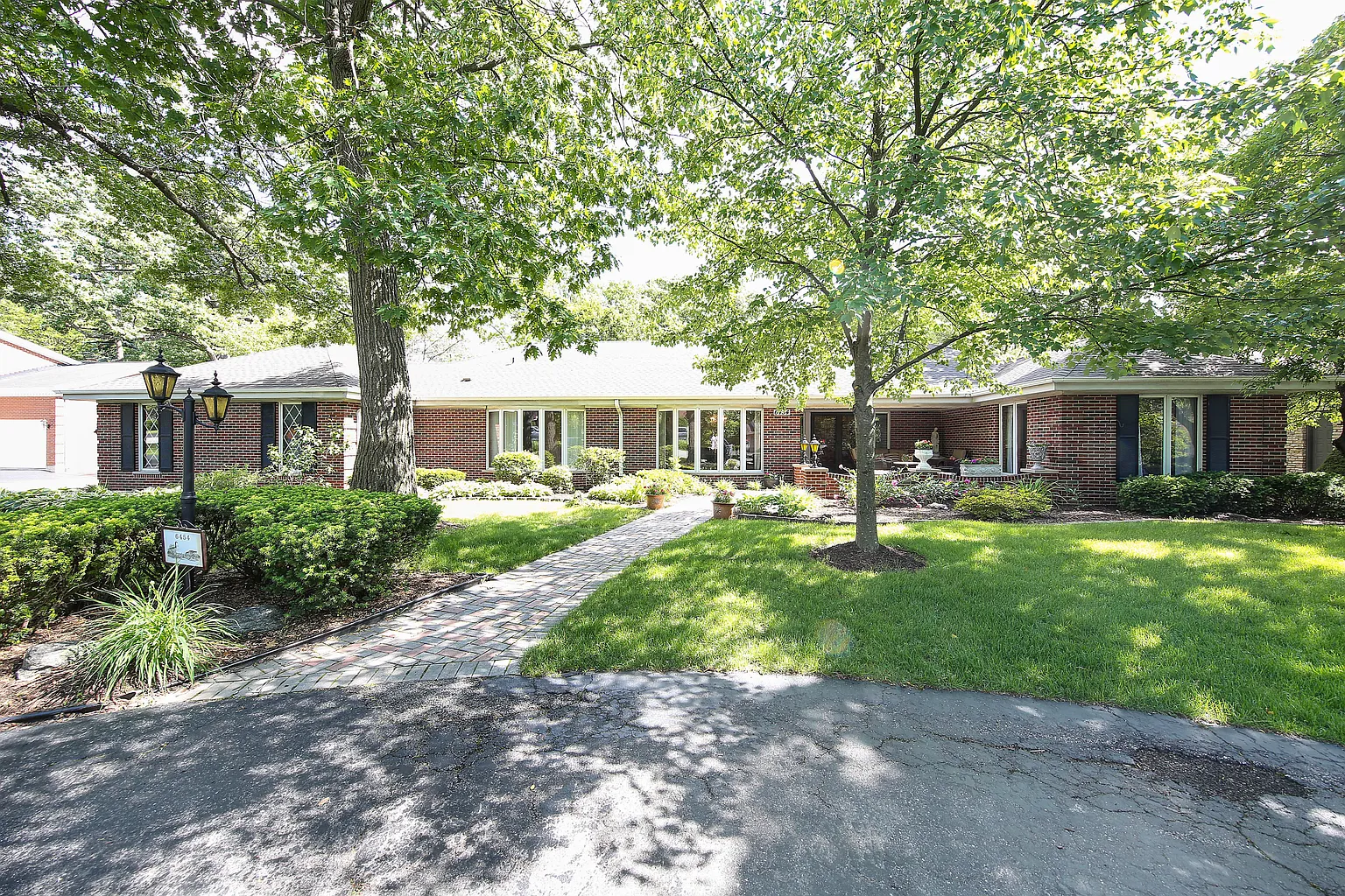 6454 Thunderbird Dr photo 1