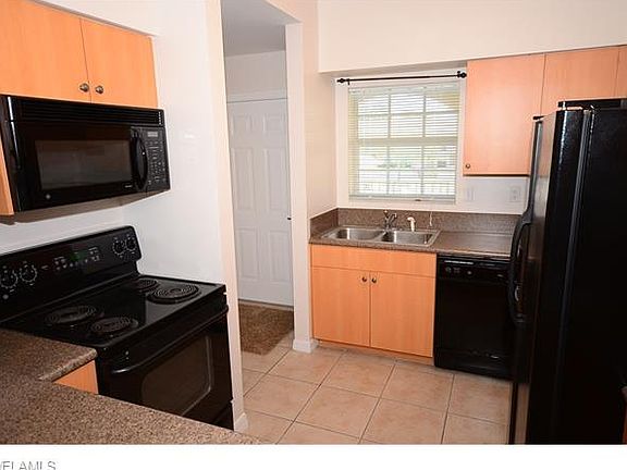 3rd image of 950 Hancock Creek South Blvd APT 424