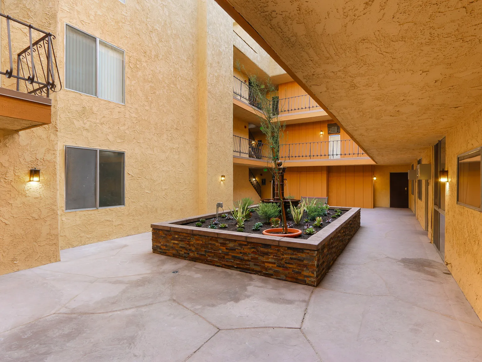 Windsor Villas — Photo 2