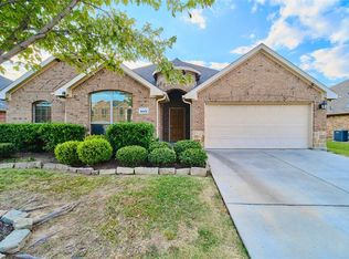 5111 Swainsons Hawk Ln, Grand Prairie, TX 75052