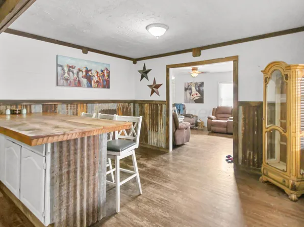 1404 Childress St, Wellington, TX 79095
