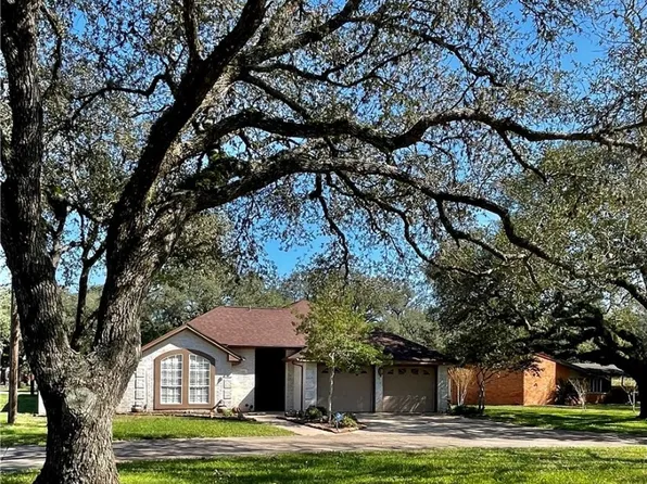 902 Progress St, Edna, TX 77957