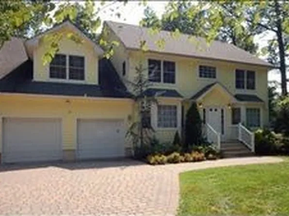 23 Saint John Pl, Fanwood, NJ 07023