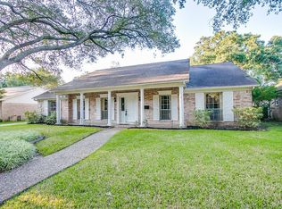 10106 Inwood Dr, Houston, TX 77042