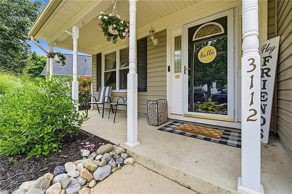 4 bed, 1907 sqft, $3,200 — Photo 4