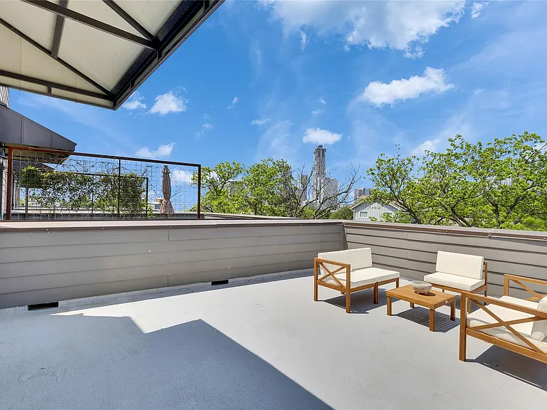 808 E Lydia St — Photo 26