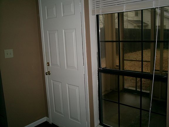 5th image of 338 Autumn Ln