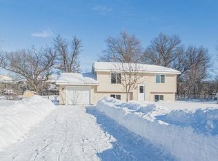 5912 Red Fox Run, North Branch, MN 55056