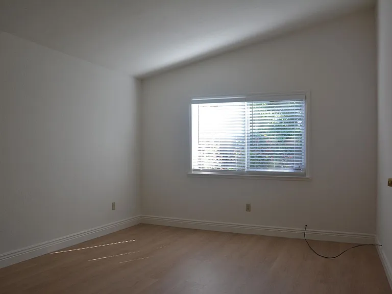 2221 Lynbrook Dr — Photo 20