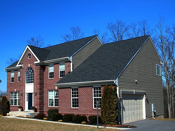 Exterior -Front w/SideLoad Garage