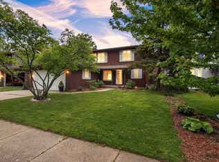 1336 Chartwell Dual Carriage Way, East Lansing, MI 48823