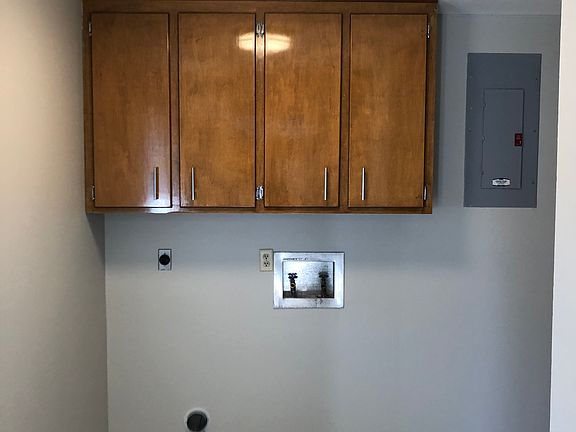 3rd image of 5407 Jeff Davis Dr