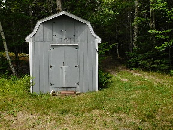 3rd image of 226+228 Berry Road