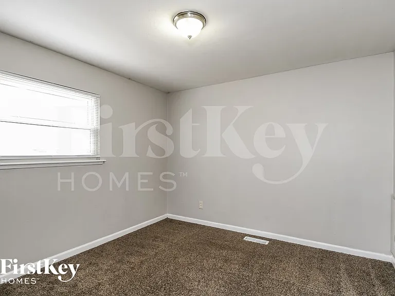 2130 Grants Pkwy — Photo 8