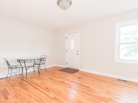 3rd image of 10252 Saint Katherine Ln
