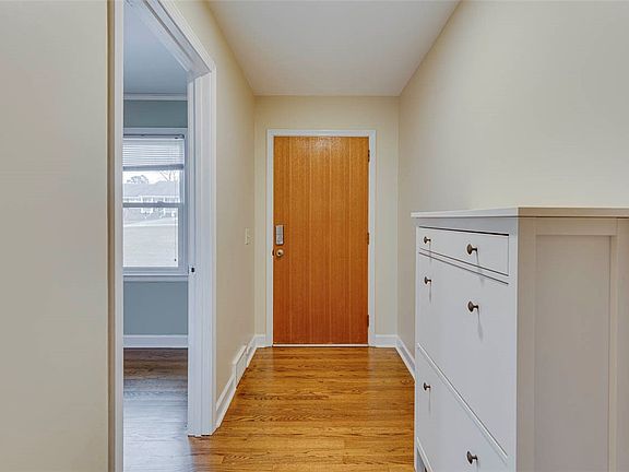 4th image of 208 Brentwood Cir