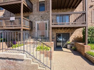 9810 Whipps Mill Rd UNIT 2, Louisville, KY