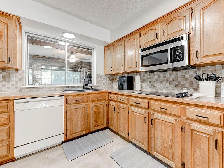 303 Manning Dr — Photo 21