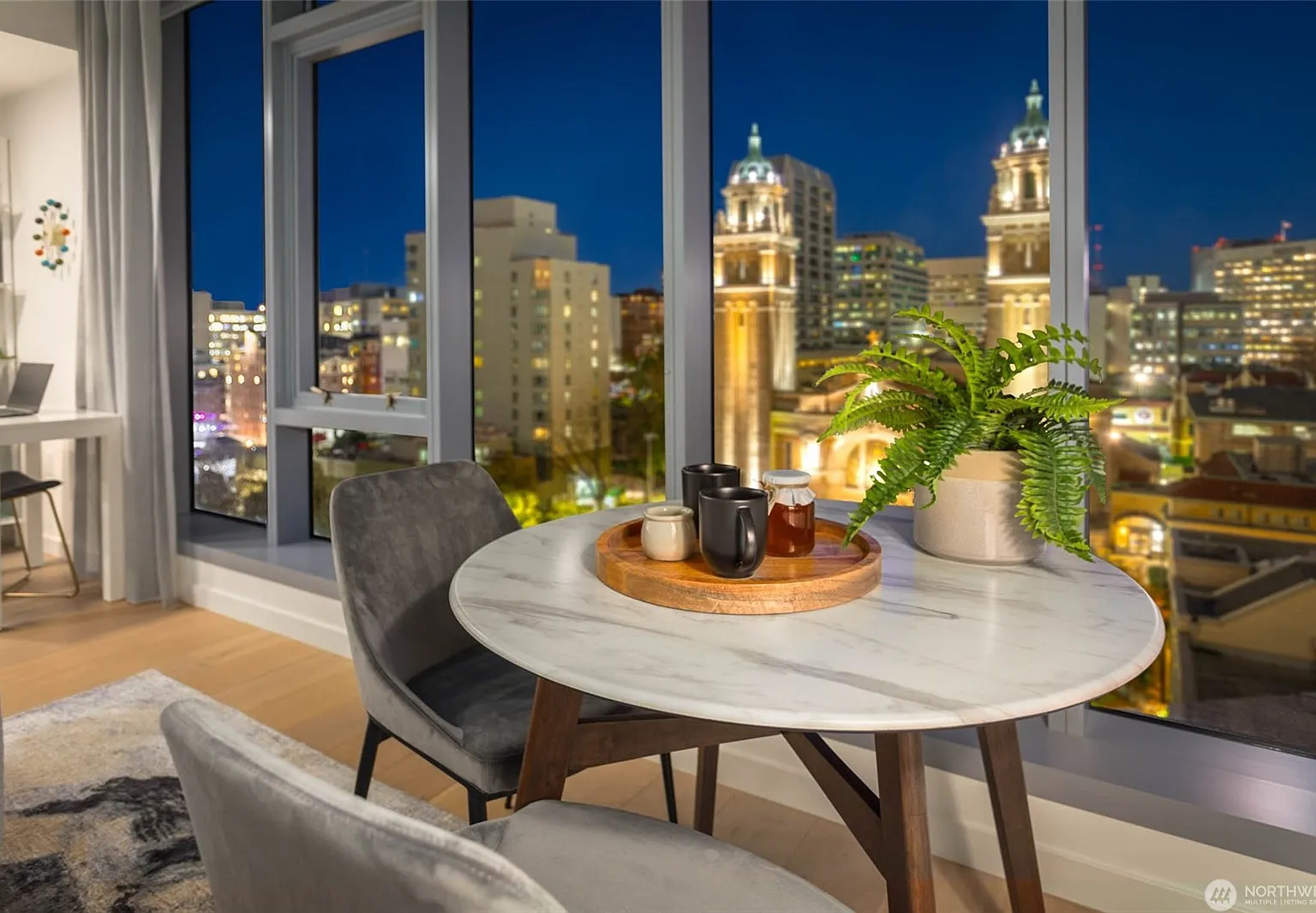 1 bed, 589 sqft, $2,400 — Photo 3