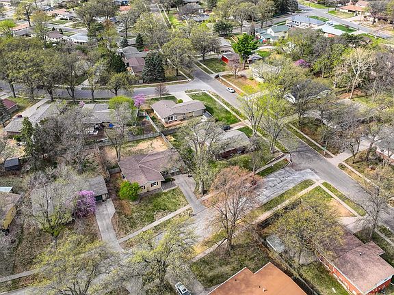 2nd image of 421 Mulder Dr