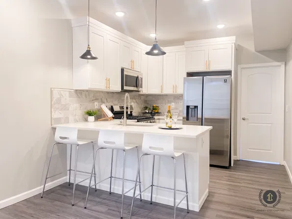 93 Roosevelt Ave #2R, Jersey City, NJ 07304