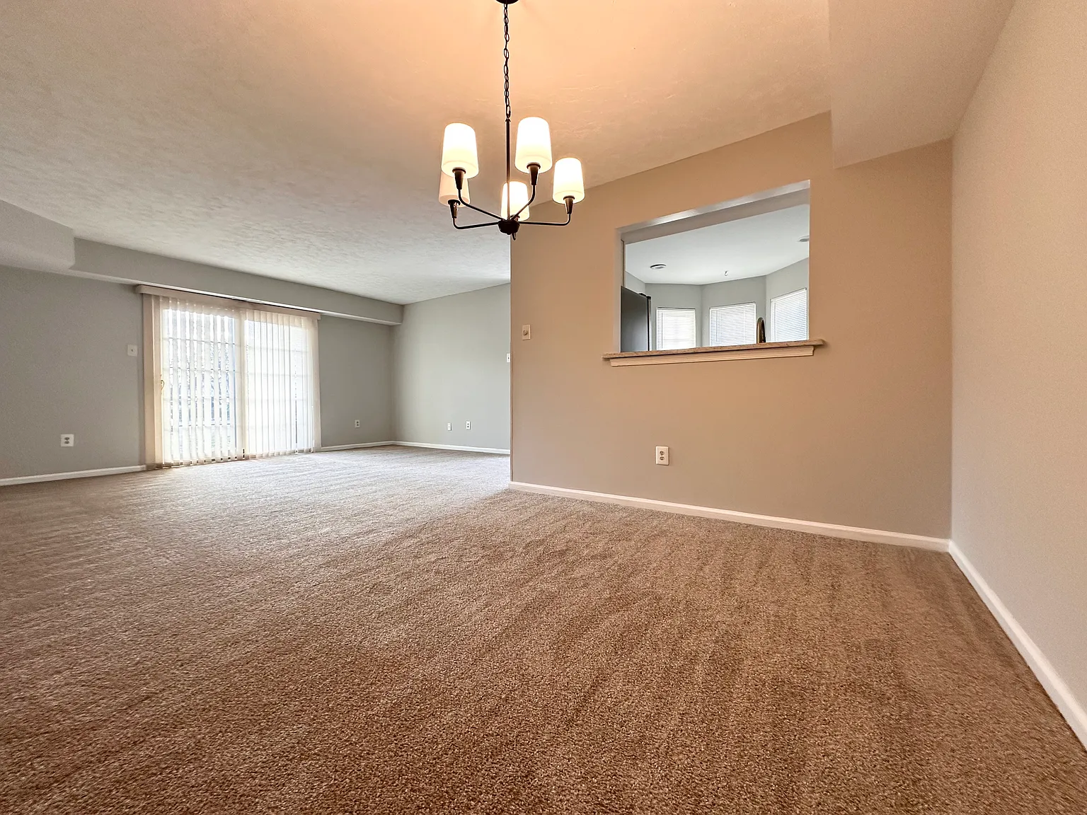 16012 Clark Ct — Photo 4
