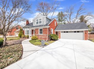 1058 Wakefield Dr, Birmingham, MI 48009