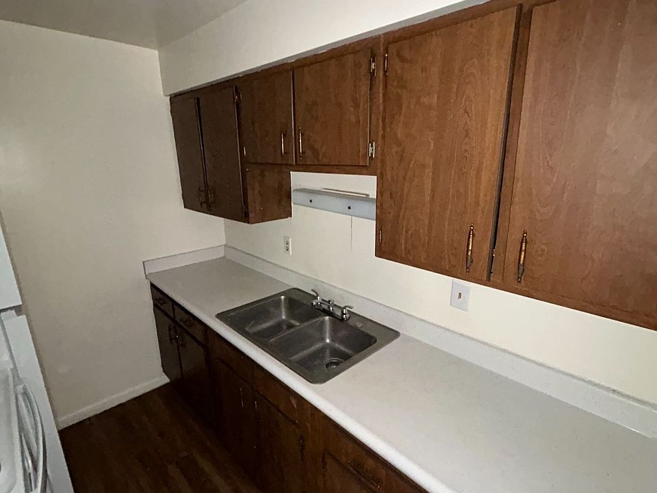1st image of 4805 Glenway Ave APT 25