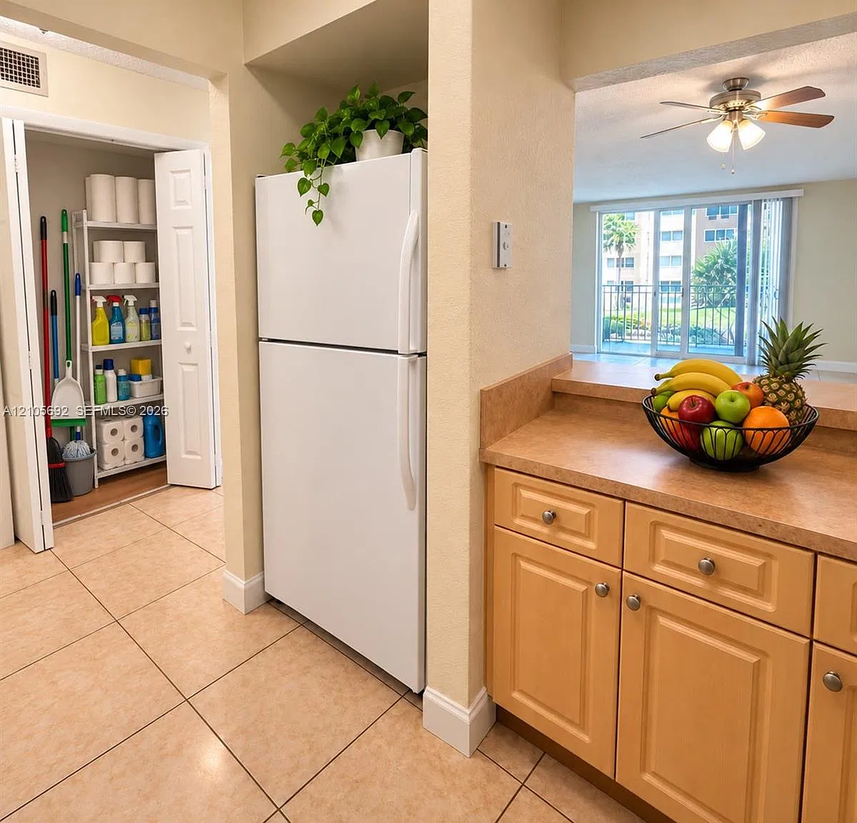 Coral Gate East Condo — Photo 3