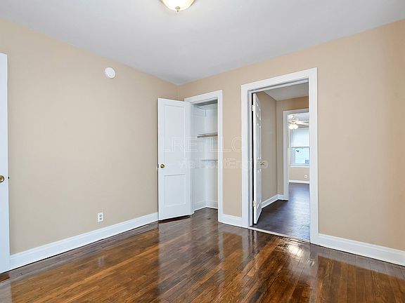 5th image of 936 Camden Ave